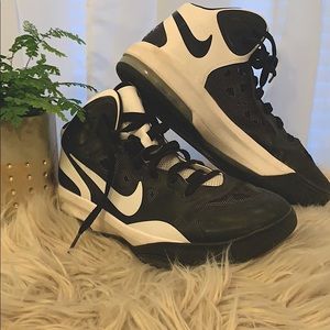 NIKE basketball max air sneakers